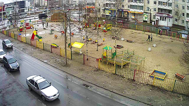 Детская площадка у «Столицы», веб-камера 1: Детская площадка у Столицы, веб-камера 1